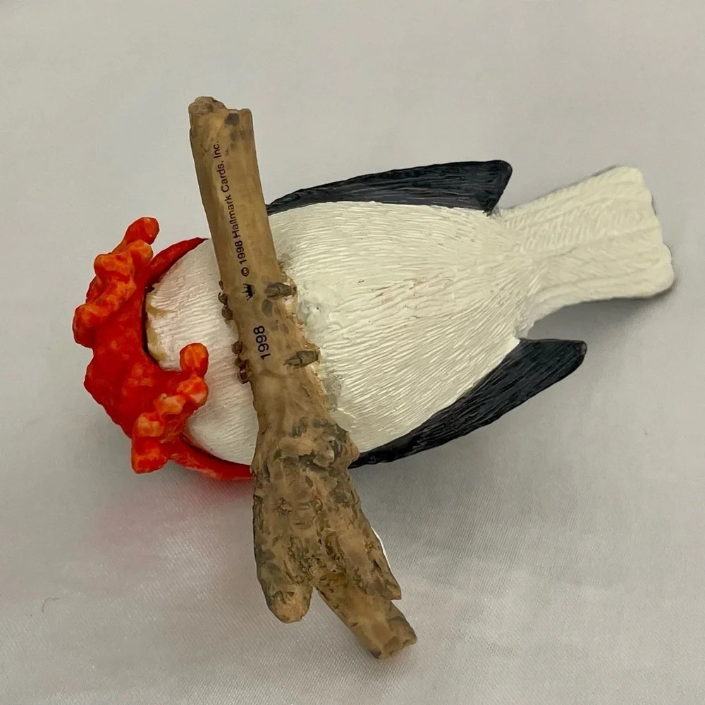 1998 Hallmark Keepsake Warm and Cozy Bird with Red Scarf Christmas Ornament. - Picture 11 of 12